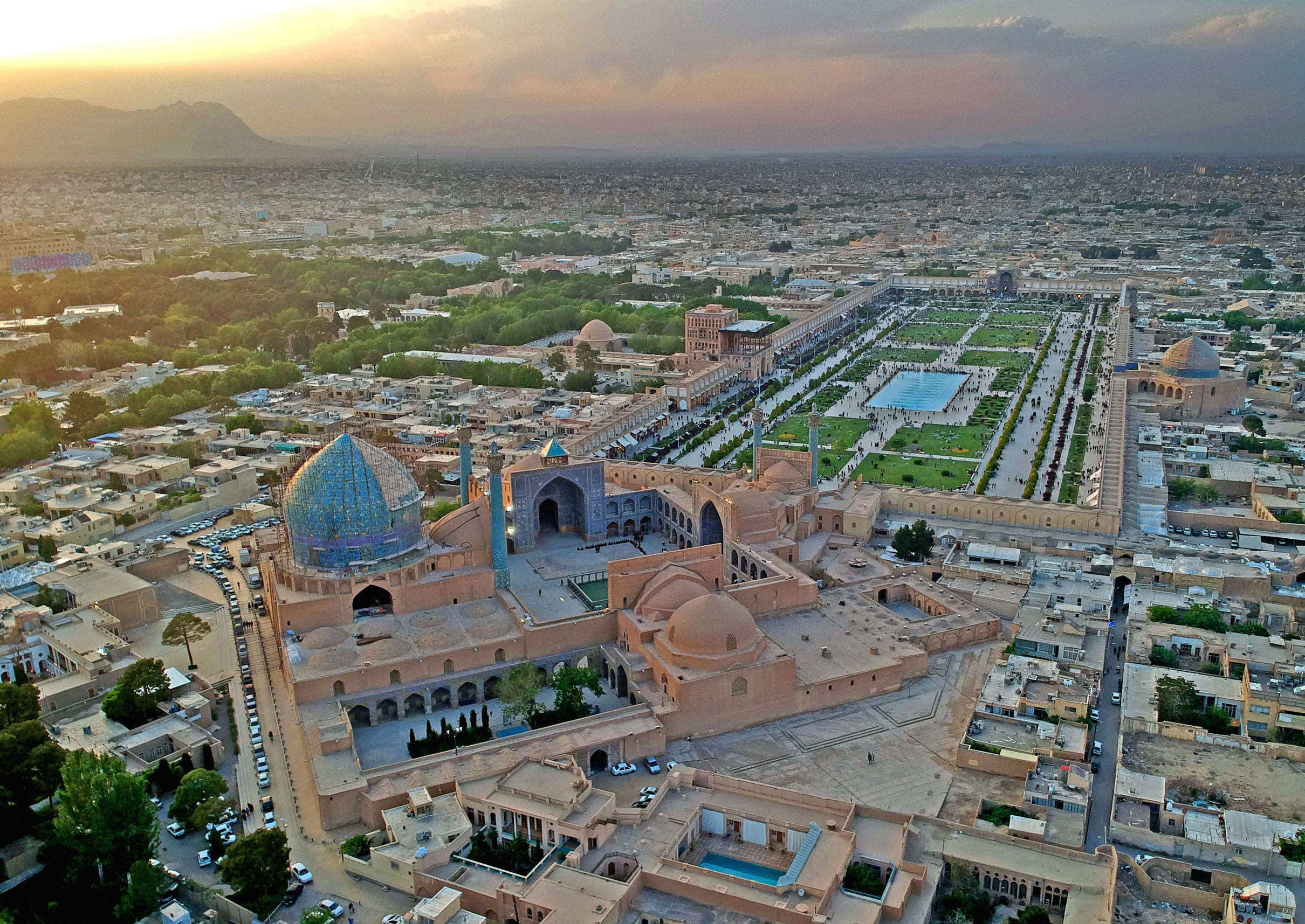 Isfahan: The Geometry of Beauty, the Memory of Empires